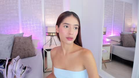 Niicole online show from January 2025 05:10:01 PM