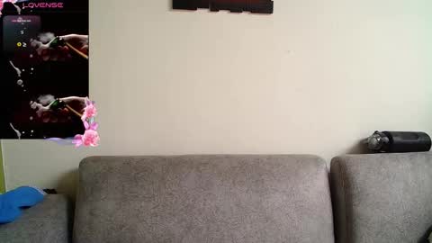 Nicolee   online show from February 2026 03:01:01 PM