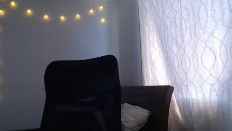 Niina Jones online show from January 2025 06:10:01 PM