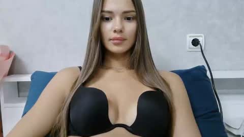 Snapshot of nika_verona1 chatting on June 2026 05:51:01 PM Nika online show from June 2026 05:51:01 PM