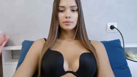 Snapshot of nika_verona1 chatting on June 2026 04:57:01 AM Nika online show from June 2026 04:57:01 AM