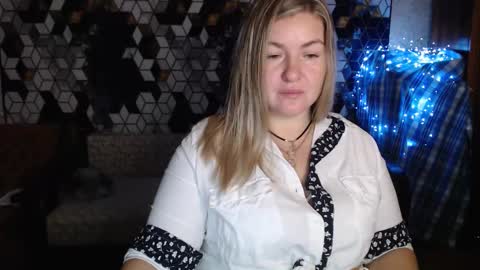 Nika online show from December 2025 08:16:02 PM