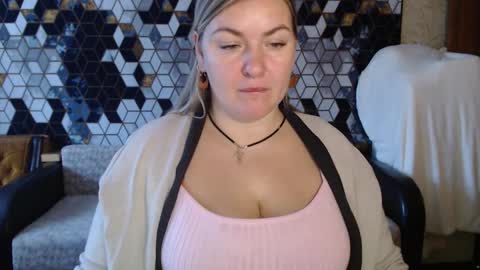 Snapshot of nikaskylink chatting on February 2026 05:05:01 AM Nika online show from February 2026 05:05:01 AM