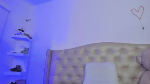 Niikii online show from February 2025 03:21:01 AM