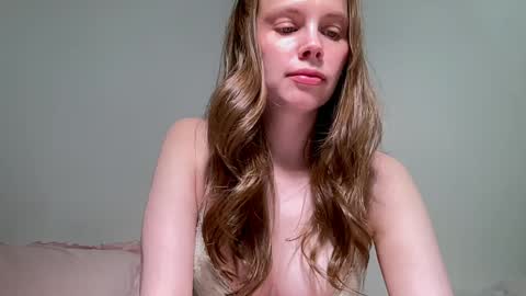 Snapshot of nikki_mi chatting on May 2026 10:09:01 AM Nikki online show from May 2026 10:09:01 AM