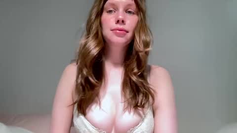 Snapshot of nikki_mi chatting on May 2026 10:02:02 AM Nikki online show from May 2026 10:02:02 AM