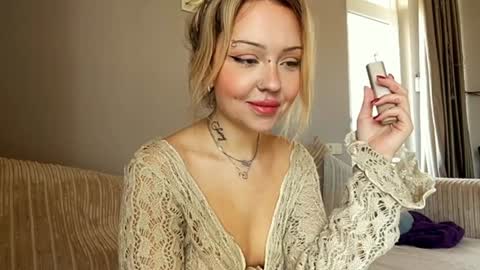 Snapshot of nikki_whatever chatting on December 2024 10:06:02 AM nicolette online show from December 2024 10:06:02 AM