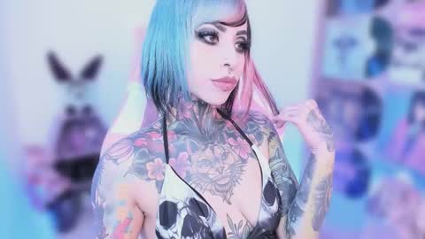 Nikki Ramone   online show from October 2025 09:27:01 PM