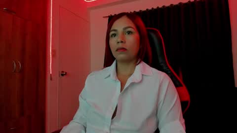 Snapshot of nikky_evans_ chatting on April 2026 10:57:01 AM online show from April 2026 10:57:01 AM