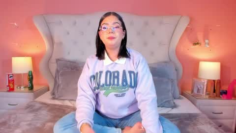 Y E S I online show from April 2026 07:00:01 PM