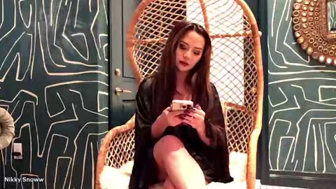 Snapshot of nikkysnoww chatting on December 2025 05:35:02 AM Nikki online show from December 2025 05:35:02 AM
