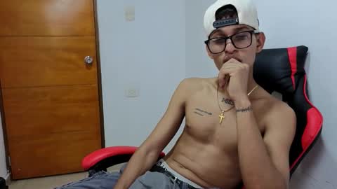 niklaus_wolf online show from March 2026 09:25:01 AM