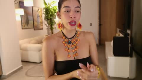 Snapshot of nikol_je chatting on May 2026 09:19:01 PM Nicole cam online show from May 2026 09:19:01 PM