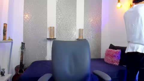    online show from February 2025 08:06:01 AM