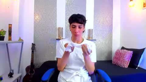    online show from March 2025 07:08:02 AM