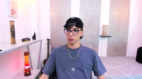    online show from September 2025 03:28:01 AM