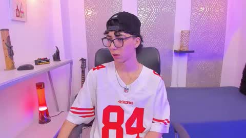    online show from October 2025 04:33:01 AM