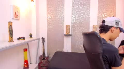    online show from November 2025 04:34:02 AM