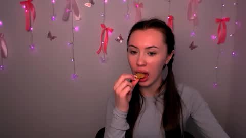 nikonara_ online show from February 2026 12:26:01 PM