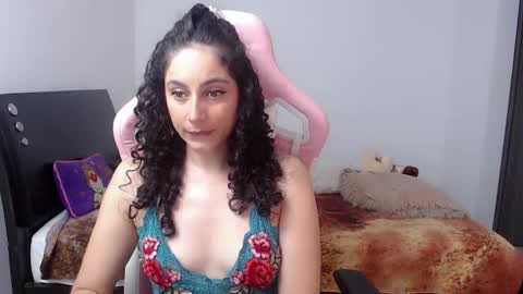 Snapshot of niky_blue chatting on December 2024 01:26:02 AM niky_blue online show from December 2024 01:26:02 AM