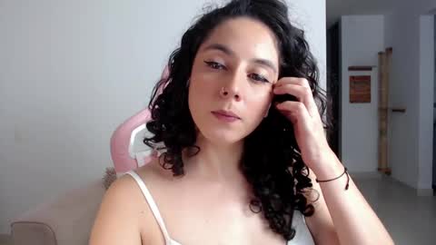 Snapshot of niky_blue chatting on February 2025 04:37:01 AM niky_blue online show from February 2025 04:37:01 AM