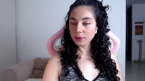 Snapshot of niky_blue chatting on February 2025 12:58:02 AM niky_blue online show from February 2025 12:58:02 AM