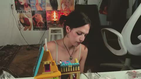 Veronica online show from March 2026 12:33:02 PM