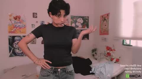 Snapshot of nikylaine chatting on November 2025 09:47:01 PM Nikylaine online show from November 2025 09:47:01 PM