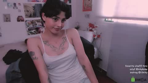 Snapshot of nikylaine chatting on November 2025 07:46:02 PM Nikylaine online show from November 2025 07:46:02 PM