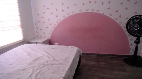 Snapshot of nila_kaia chatting on October 2025 03:00:02 PM nila online show from October 2025 03:00:02 PM
