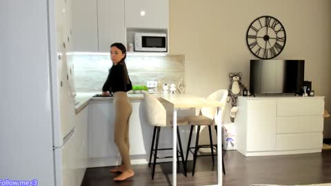 Bella online show from January 2025 04:02:01 PM