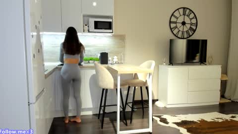 Bella online show from February 2025 04:24:02 PM