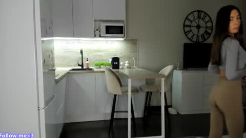 Bella online show from February 2025 03:08:02 PM