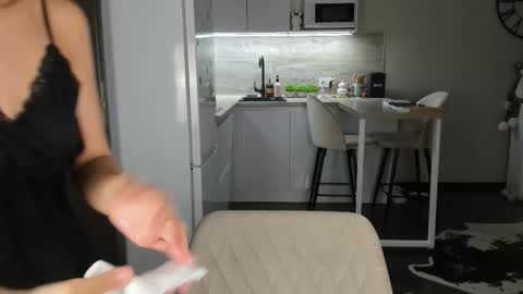 Bella online show from March 2026 10:58:02 PM