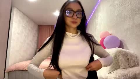 Margot online show from November 2025 05:22:01 PM