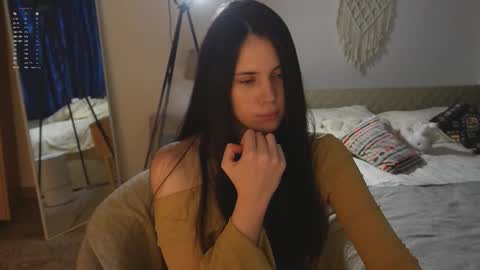 Jennet online show from November 2025 05:45:02 PM