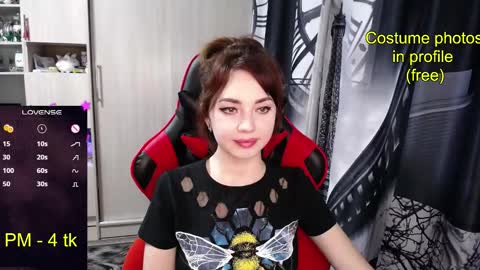 Nimfeya online show from October 2025 07:18:01 PM