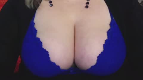 Snapshot of nimphoteasex chatting on March 2025 11:50:01 AM Blonde Nimpho online show from March 2025 11:50:01 AM