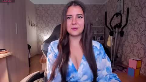 Snapshot of nina__si chatting on June 2026 07:18:01 PM Nina online show from June 2026 07:18:01 PM
