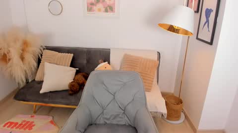 NINA online show from February 2025 07:03:01 PM