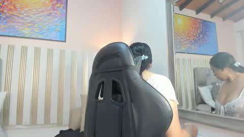 Snapshot of nina_glow_ chatting on February 2026 11:18:01 AM nina_glow_ online show from February 2026 11:18:01 AM