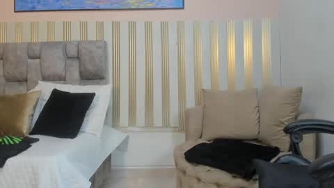 nina_glow_ online show from March 2026 11:35:01 AM