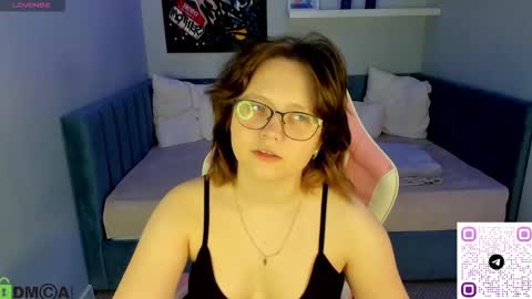 nina lunaa online show from October 2025 01:14:01 AM