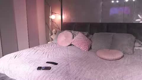 Snapshot of nina_mon chatting on June 2026 04:56:01 AM Angie online show from June 2026 04:56:01 AM