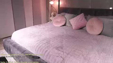 Snapshot of nina_mon chatting on June 2026 04:50:01 AM Angie online show from June 2026 04:50:01 AM