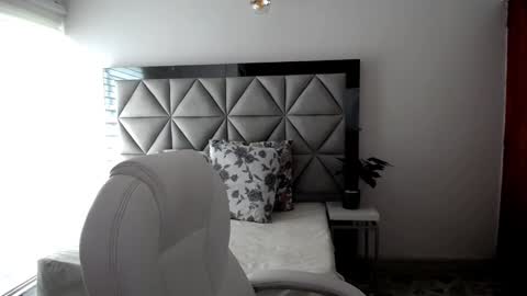  Nina  online show from January 2025 08:32:01 PM