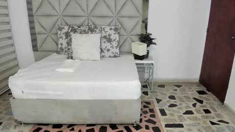  Nina  online show from October 2025 11:16:01 PM