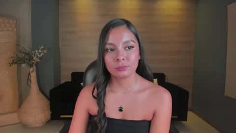 Snapshot of ninablumm chatting on October 2025 04:20:02 AM Nina online show from October 2025 04:20:02 AM