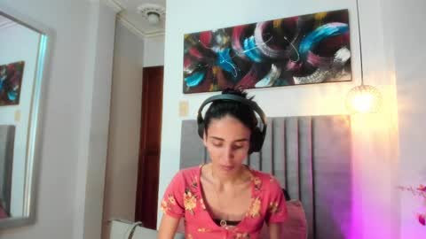 Nina online show from October 2025 02:26:02 PM