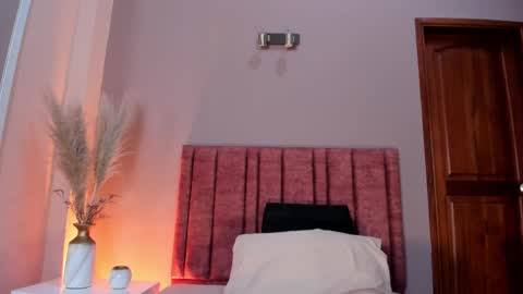 Nina online show from October 2025 02:23:02 PM